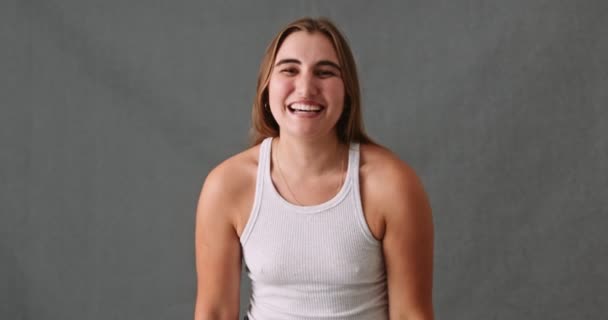 Smiling Caucasian Woman Making Peace Sign Her Hands Wearing White — 图库视频影像