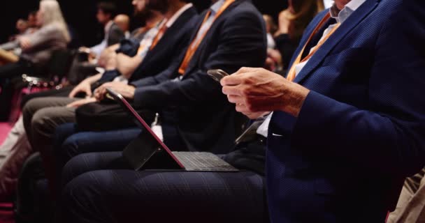 Close Men Suits Seated Auditorium Lecture Laptops Cellphone High Quality — Vídeo de stock