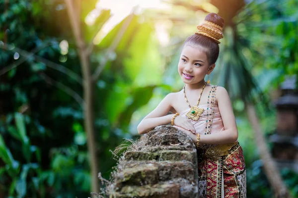 Cute Thai Girl Wearing Thai Traditional Clothing — Stock Photo, Image