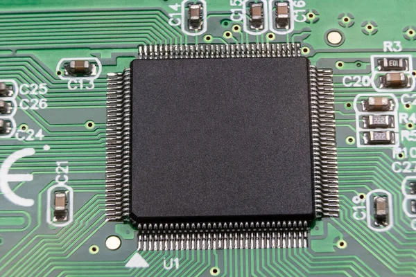 电子信息板的细节 带有Smd组件和芯片的电子电路板的特写 — 图库照片