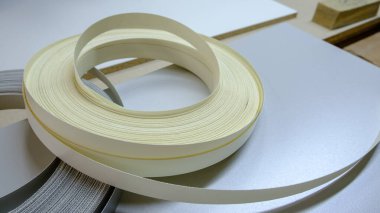 Mobilya, el yapımı mobilya üretimi ve seçici odaklanma için melamin kenarı yuvarla