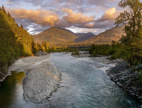 Picture Chilliwack River Surrounding Mountains Beautiful Evening Light Taken Vedder — 图库照片