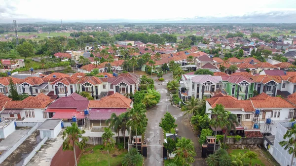 Letecké Drone Pohled Indonéské Příměstské Čtvrti Panoramatický Pohled Okolí — Stock fotografie