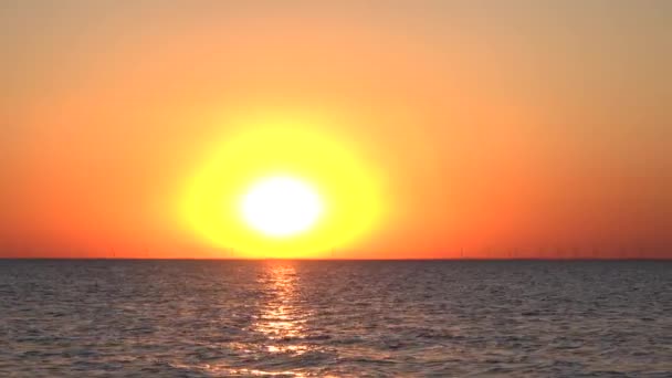 Beautiful sunset on the Sea of Azov — Stock video