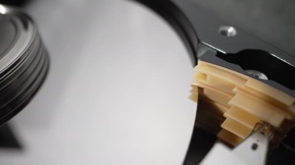 Head Block Disassembled Hard Drive Reads Information Disks Close Slow — Stok video