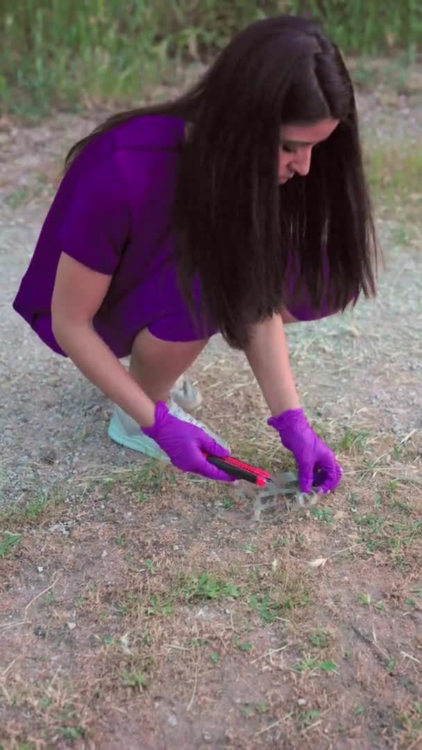 Environment Volunteering Recycle Cleanup Picking Plastic Rings Outdoor Crane Video — Stockvideo