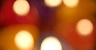 4 k mumlar yanan gece, kalp şekli, neşeli Noel ve mutlu yeni yıl.