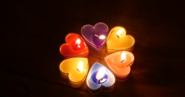 4 svíčky k pálení v noci, tvar srdce, Veselé Vánoce a šťastný nový rok.