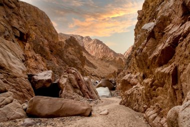 Dilekwashi Kanyonu. Ras Şeytanı Nuweiba. Çok güzel bir gökyüzü. İnanılmaz Mısır 'ı keşfediyorum. Afrika