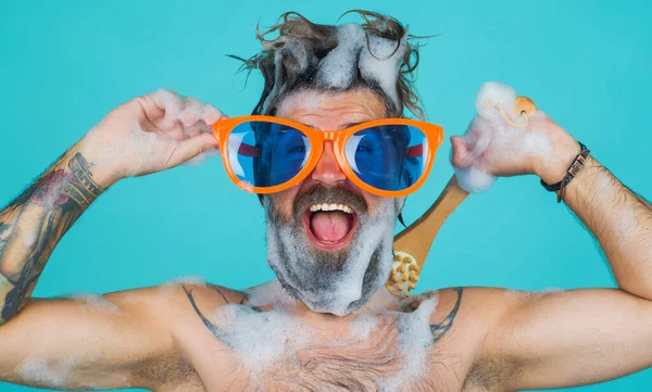Gelukkige Man Onder Douche Baard Man Wassen Met Hydraterende Gel — Stockfoto