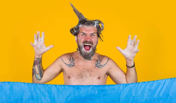 Funny Man Foam Head Taking Shower Bearded Guy Washing Bath — Stock Photo, Image