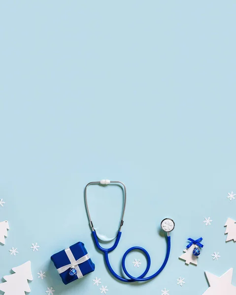 Vánoční Lékařské Zázemí Kopírovacím Prostorem Modrý Stetoskop Dárková Krabička Vánoční — Stock fotografie