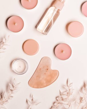 Guashe scrapes from rose quartz and moisturizing gel Natural stone massager for face,