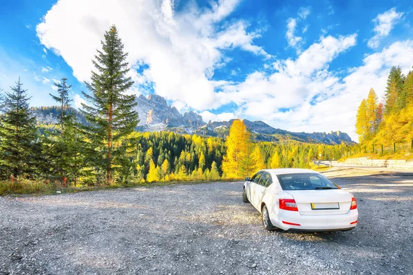 Naturskön Bild Den Alpina Vägen Nationalparken Tre Cime Lavaredo Plats — Stockfoto