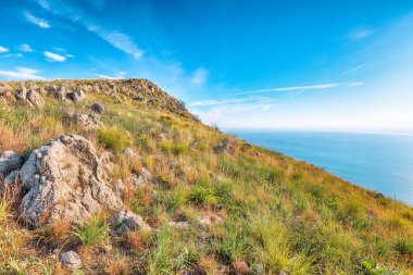 Zaferanno Burnu ve Pizzo Cane Milli Parkı 'ndaki muhteşem sabah manzarası. Konum: Bagheria, Palermo ili, Sicilya, İtalya, Avrupa
