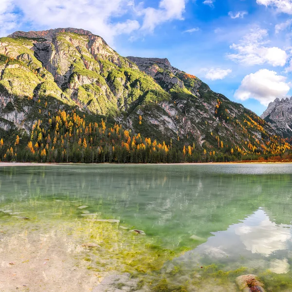 Paesaggio Impressionante Del Lago Alpino Landro Autunno Località Parco Nazionale — Foto Stock