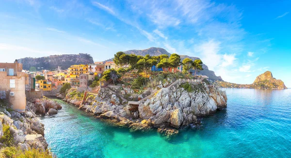 Sant Elia村上空阳光灿烂的一天 地中海受欢迎的旅游胜地 Sant Elia Santa Flavia Province Palermo Sicily — 图库照片