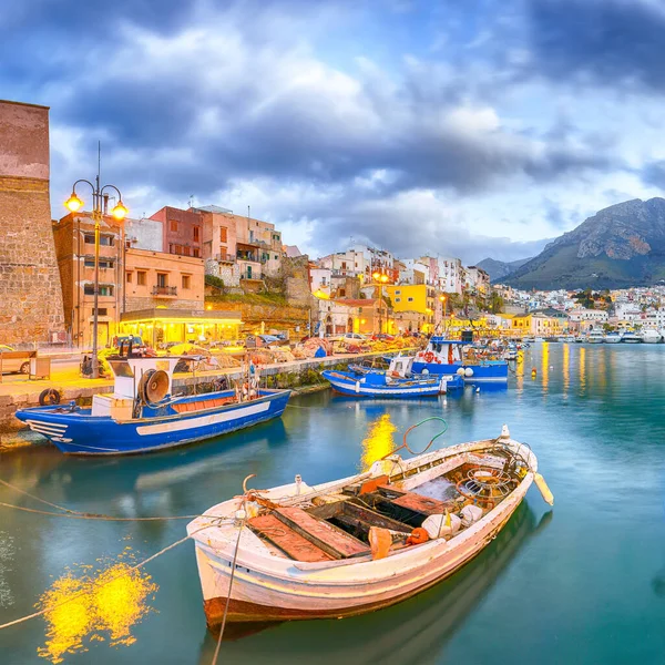 Sorprendente Paisaje Nocturno Castellammare Del Golfo Destino Popular Del Mar —  Fotos de Stock