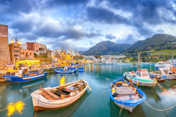 Dramatisches Abendbild Der Stadt Castellammare Del Golfo Beliebtes Reiseziel Mittelmeer — Stockfoto
