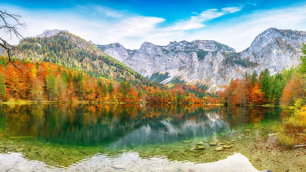 Erstaunliche Herbstlandschaft Hinteren Langbathsee Poppiges Reiseziel Ort Vorderer Langbathsee Salzkammergut — Stockfoto