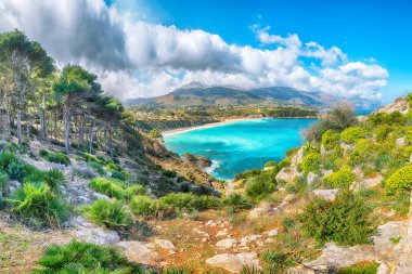 Castellammare del Golfo yakınlarındaki Guidaloca Sahili 'nin inanılmaz deniz manzarası. Popüler seyahat yeri. Konum: Castellammare del Golfo, Trapani ili, Sicilya, İtalya, Avrupa