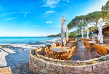 Bardan Palombaggia ve Tamaricciu plajlarının muhteşem manzarası. Meşhur seyahat yeri. Konum: Santa Giulia, Porto-Vecchio, Korsika, Fransa, Avrupa