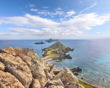 Popüler turizm merkezi Torra di a Parata with Genoese Tower and Archipelago of Sanguinaires Island. Konum: Corse-du-Sud, Ajaccio komünü, Korsika, Fransa, Avrupa