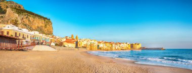 Cefalu şehrinin nefes kesici manzarası. Akdeniz 'in popüler seyahat noktası. Konum: Cefalu, Palermo ili, Sicilya, İtalya, Avrupa