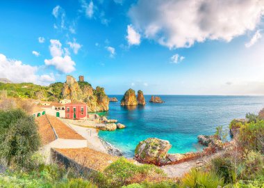 Tonnara di Scopello 'nun inanılmaz sahnesi. Akdeniz 'de popüler seyahat rotası. Konum: Scopello, Trapani ili, Sicilya, İtalya, Avrupa