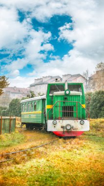 Ukrayna 'da dar demiryollarında tren. Konum: Vyhoda Köyü Dolyna İlçesi, Ivano-Frankivsk Bölgesi, Ukrayna