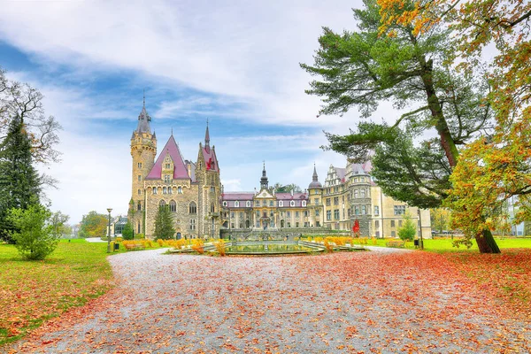 Fabulous Autumn Landscape Moszna Castle Popular Tourist Destination Location Moszna — Zdjęcie stockowe