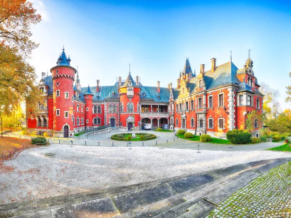 Breathtaking Autumn Landscape Plawniowice Palace Popular Tourist Destination Location Plawniowice — Zdjęcie stockowe