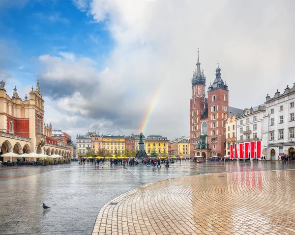 Amazing Cityscape Krakow Mary Basilica Main Square Popular Tourist Destination — ストック写真