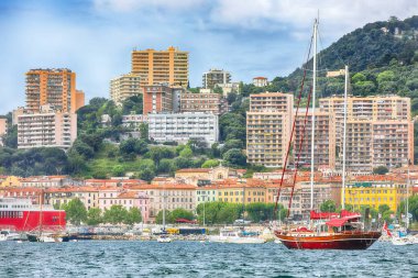 Ajaccio şehri ve limanının görkemli sabah manzarası. Akdeniz 'in popüler turizm beldesi. Konum: Ajaccio, Corse-du-Sud, Corsica, Fransa, Avrupa