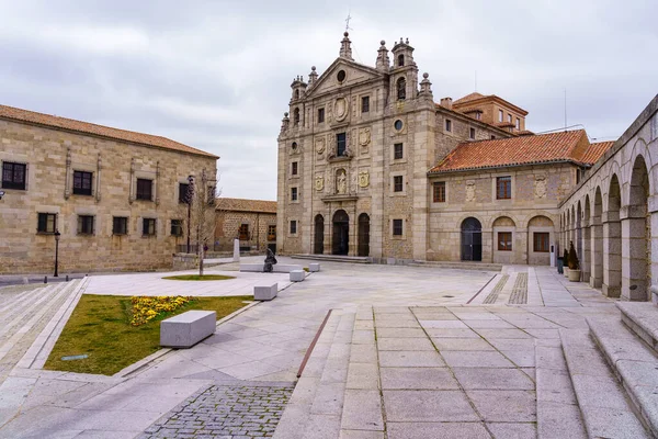 Starověký Kostel Středověkém Hradbách Města Avila Castilla Leon — Stock fotografie