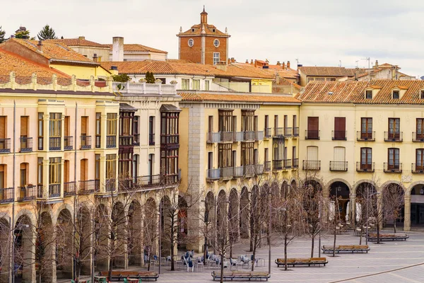 Σπίτια Μαζεμένα Στην Κεντρική Πλατεία Της Μεσαιωνικής Πόλης Avila Ισπανία — Φωτογραφία Αρχείου