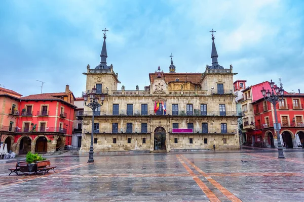 Plaza Principal Ciudad Vieja Con Ayuntamiento Estilo Neoclásico León España — Foto de Stock