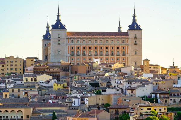 Impressionante Alcazar Toledo Topo Colina Dominando Cidade — Fotografia de Stock