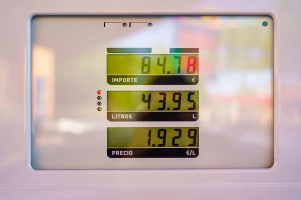 Ekran Cenowy Stacji Benzynowej Niepowstrzymanym Wzrostem Cen Paliwa — Zdjęcie stockowe