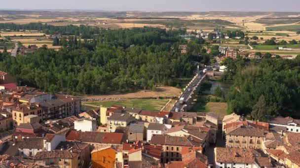 Aerial View Roman Bridge Crosses Douro River Passes San Esteban — ストック動画