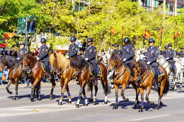 Madrid Espagne Octobre 2022 Groupe Policiers Cheval Défilent Dans Défilé — Photo