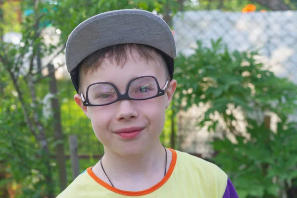 Funny Caucasian Teen Boy Inverted Glasses Jokes Laughs — Stock Photo, Image