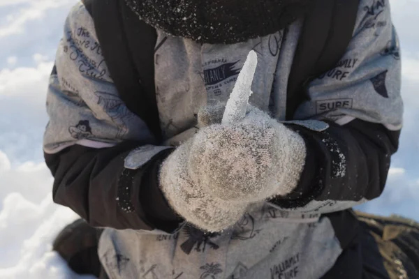 Child Knitted Mittens Holds Icicle His Hands Winter — Stock Photo, Image