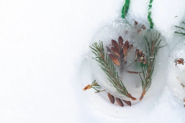 Homemade Christmas Tree Decorations Made Ice Spruce Twigs Lie White — Stockfoto
