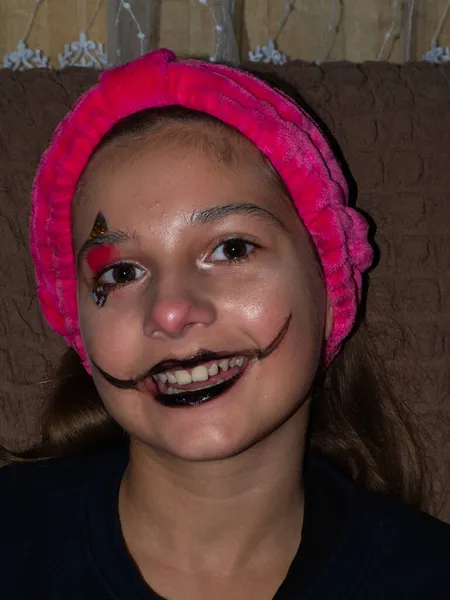 Une Fille Avec Maquillage Brillant Portrait Gros Plan Une Adolescente — Photo