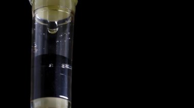 Siyah arkaplanda makro olarak çalışan bir indirme sistemi