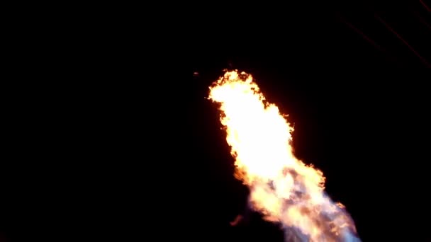 Stream of fire burning in the darkness inside of hot air balloon filmed in slow motion from above — Vídeo de Stock