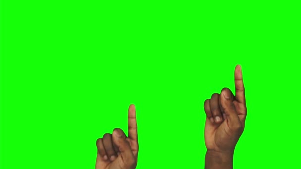 一组由23个黑人男子组成的手势组成，用来控制绿色屏幕背景下的触摸屏 — 图库视频影像