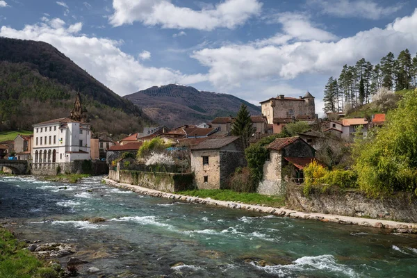 Seix, Fransa 'da Ariege Bölümü Pyrenean köyü.