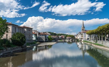 Saint-Girons şehri, Fransa 'nın güneybatısındaki Ariege bölgesinde.